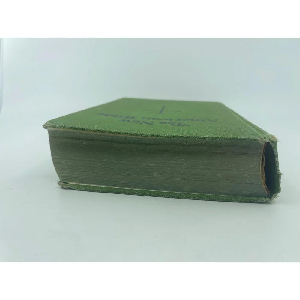 New American Bible Saint Joseph Edition 1970 Large Type Illustrated‎ Green T-611